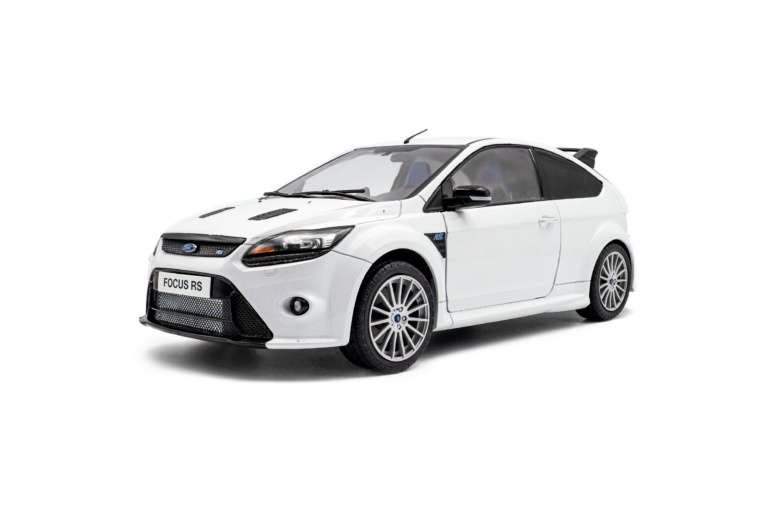 s1813102-ford-focus-rs-mk2-pack-rs-plus-frozen-white-2009-01-768x514