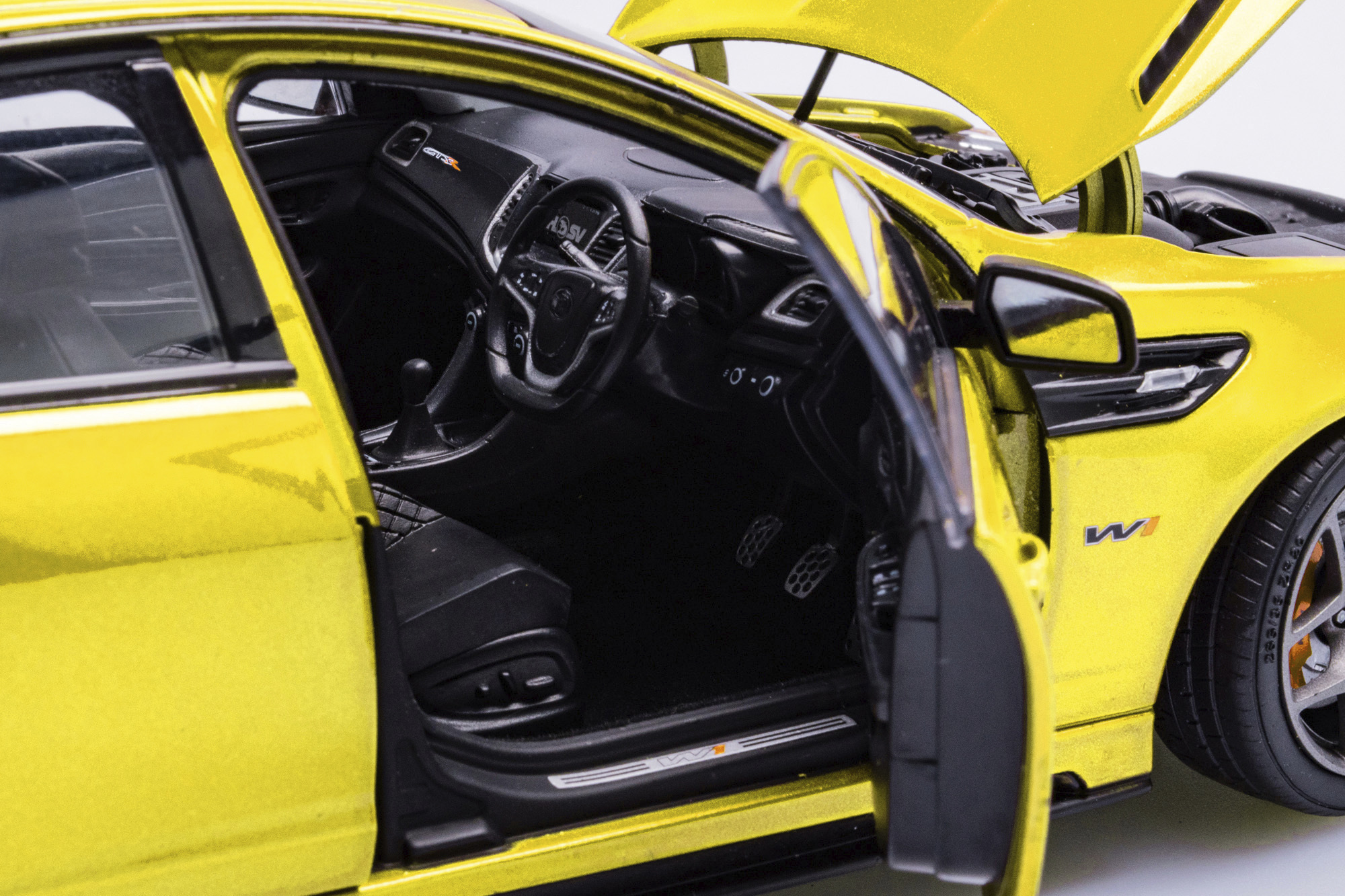 1:18 Scale. HSV GTSR W1 XU3 'YELLAH'